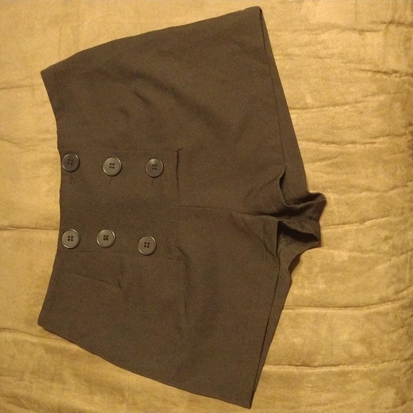 Revamped shorts - Picture 1 of 3